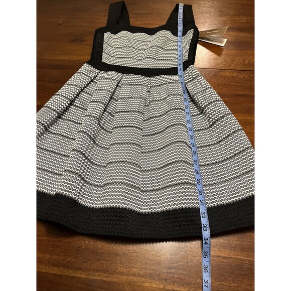 Women’s Alya Black and White Fit & Flare Mini Dress Size Small New with Tags - Picture 10 of 13